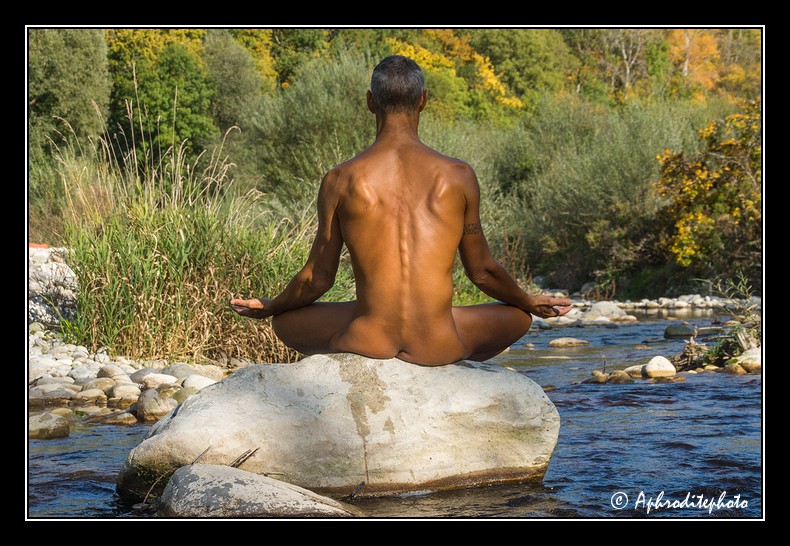 039 Méditation à la rivière 2